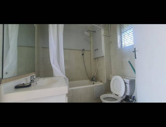 1 BEDROOM APARTMENT FOR SALE IN ESSENWOOD